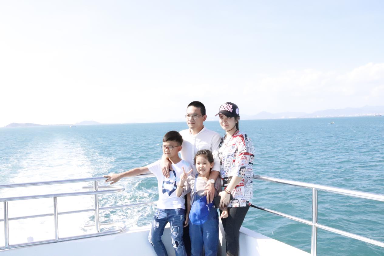 長隆科技員工與家人旅游